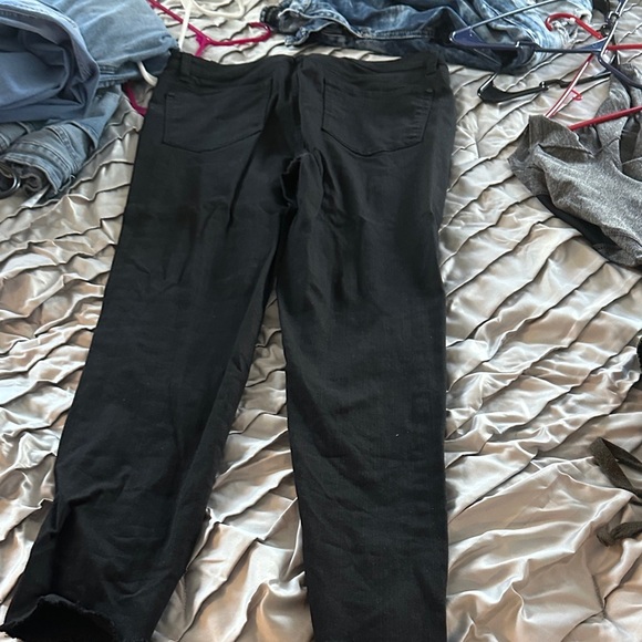 Tinseltown Black Distressed Skinny Jeans - Picture 2 of 2